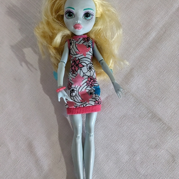 Monster High Lagoona Blue Ghouls Beast Pet Doll Mattel Dress Bracelet - Picture 1 of 6